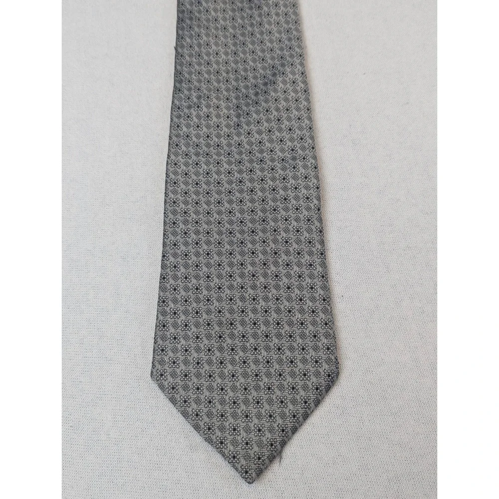 Brooks Brothers Makers Mens Grey Geometric Silk Necktie Made in USA 59 x 3.75
